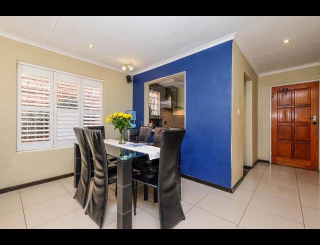 3 BEDROOM TOWNHOUSE FOR SALE IN FLORIDA GLEN